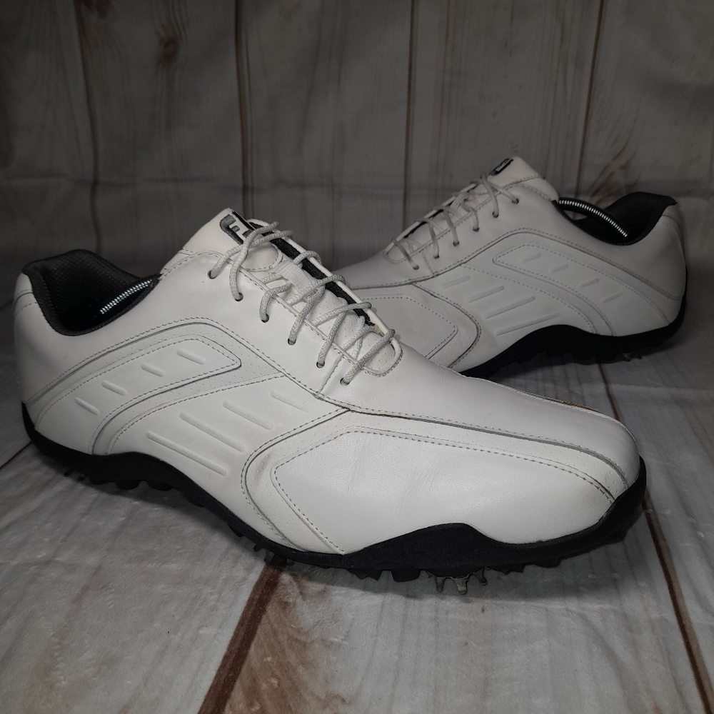 Mens FootJoy White Leather Saddle Golf Shoes Cleats SIZE 13 (GREAT CONDITION).